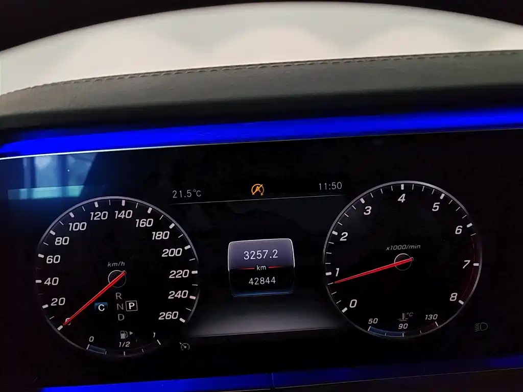 Mercedes-Benz E-Class 2019 E 300 L Sport Fashion фото 11