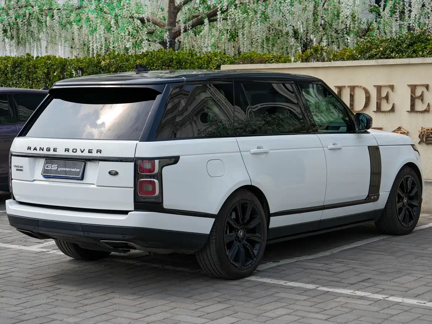 Land Rover Range Rover 2018 3.0 SC V6 Vogue SE Genesis Extended Edition фото 5
