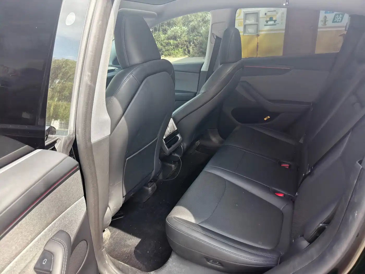 Tesla Model Y 2026 2025 Rear-Wheel Drive