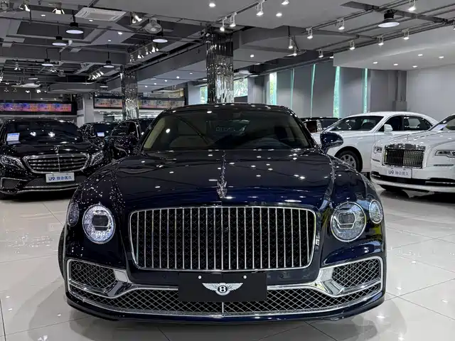 Bentley Flying Spur 2021 4.0T V8 Standard Version — фото 2