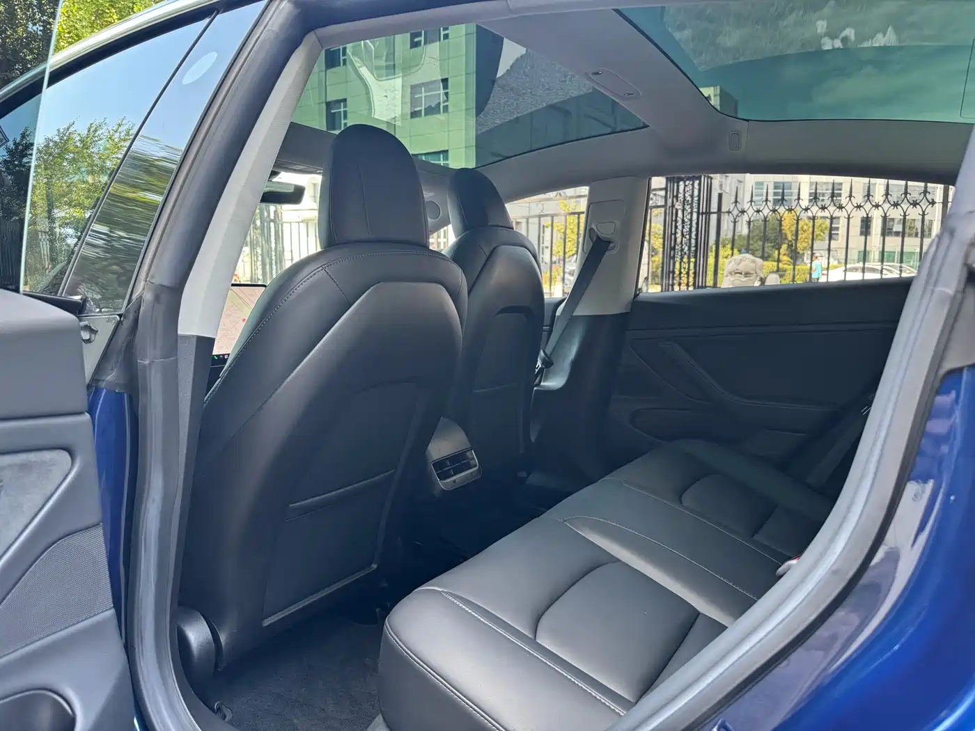Tesla Model 3 (Import) 2019 2019 Long Range RWD Version