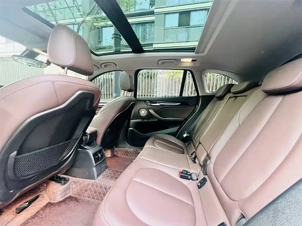 BMW X1 2022 sDrive25Li Leading фото 17