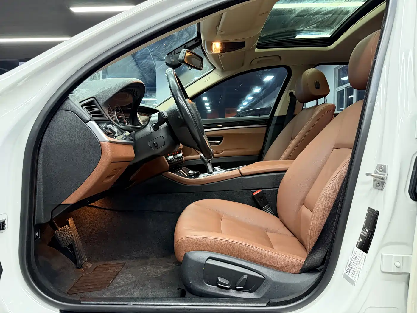 BMW 5 Series 2017 520Li Classic Edition фото 4