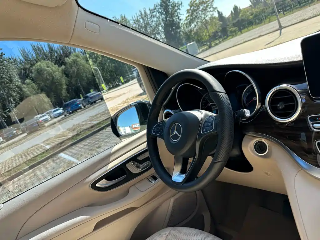 Mercedes-Benz V-Class 2017 2017 Model V 260 Pilot Edition