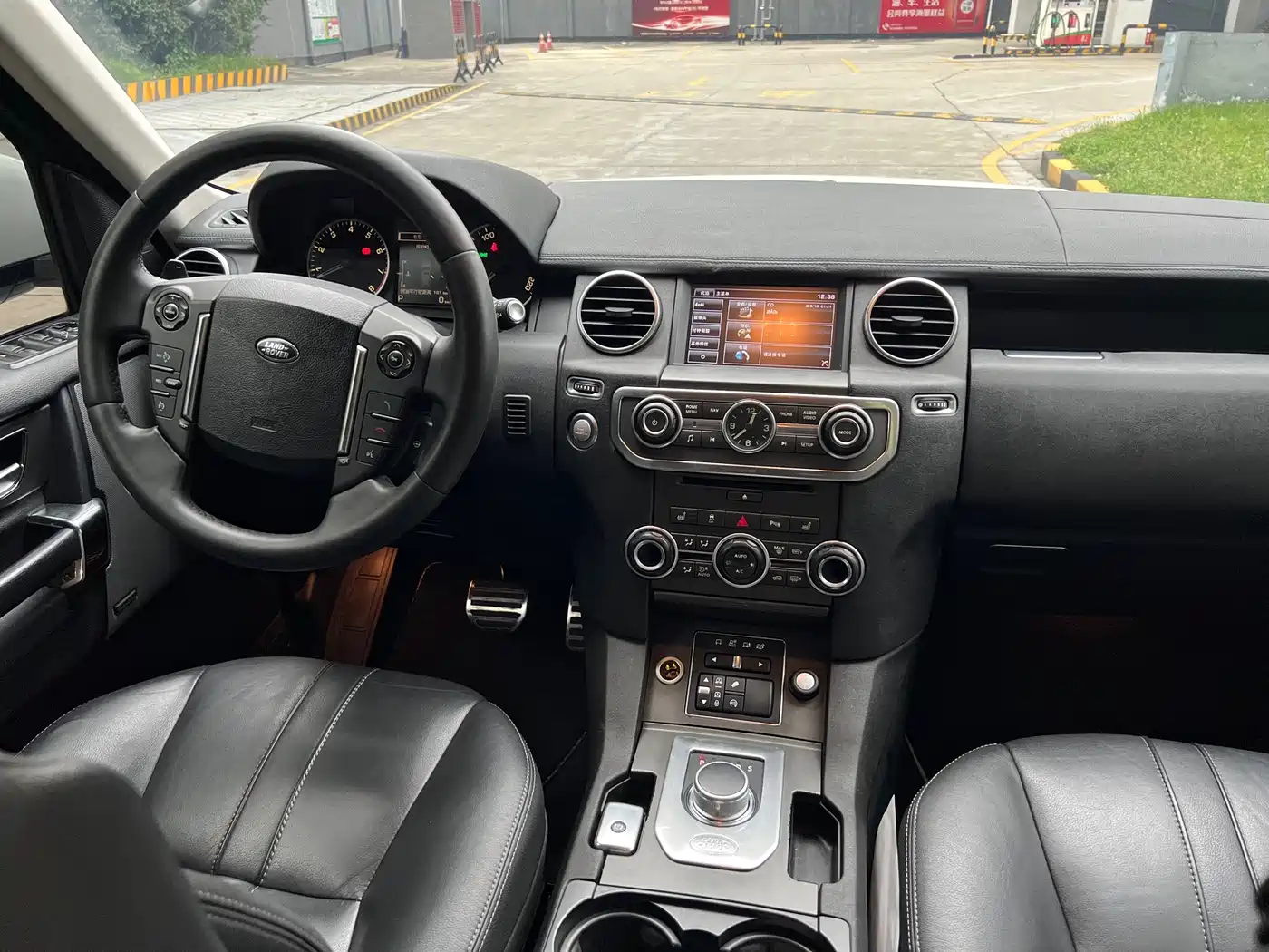 Land Rover Discovery 2016 3.0 SC V6 HSE фото 9