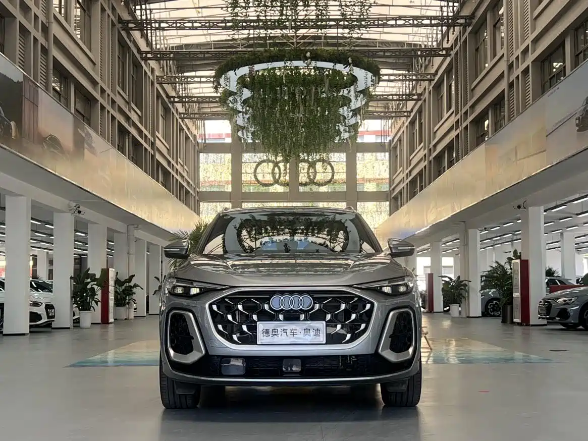 Photo 3 - Audi Q5L