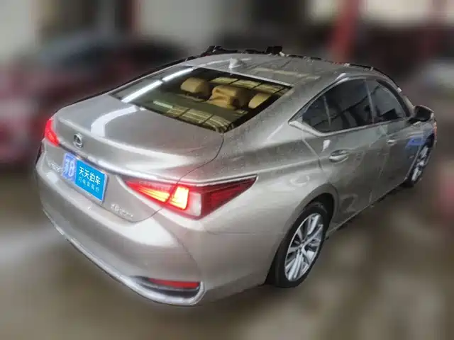 Lexus ES 2020 200 Excellence — фото 2