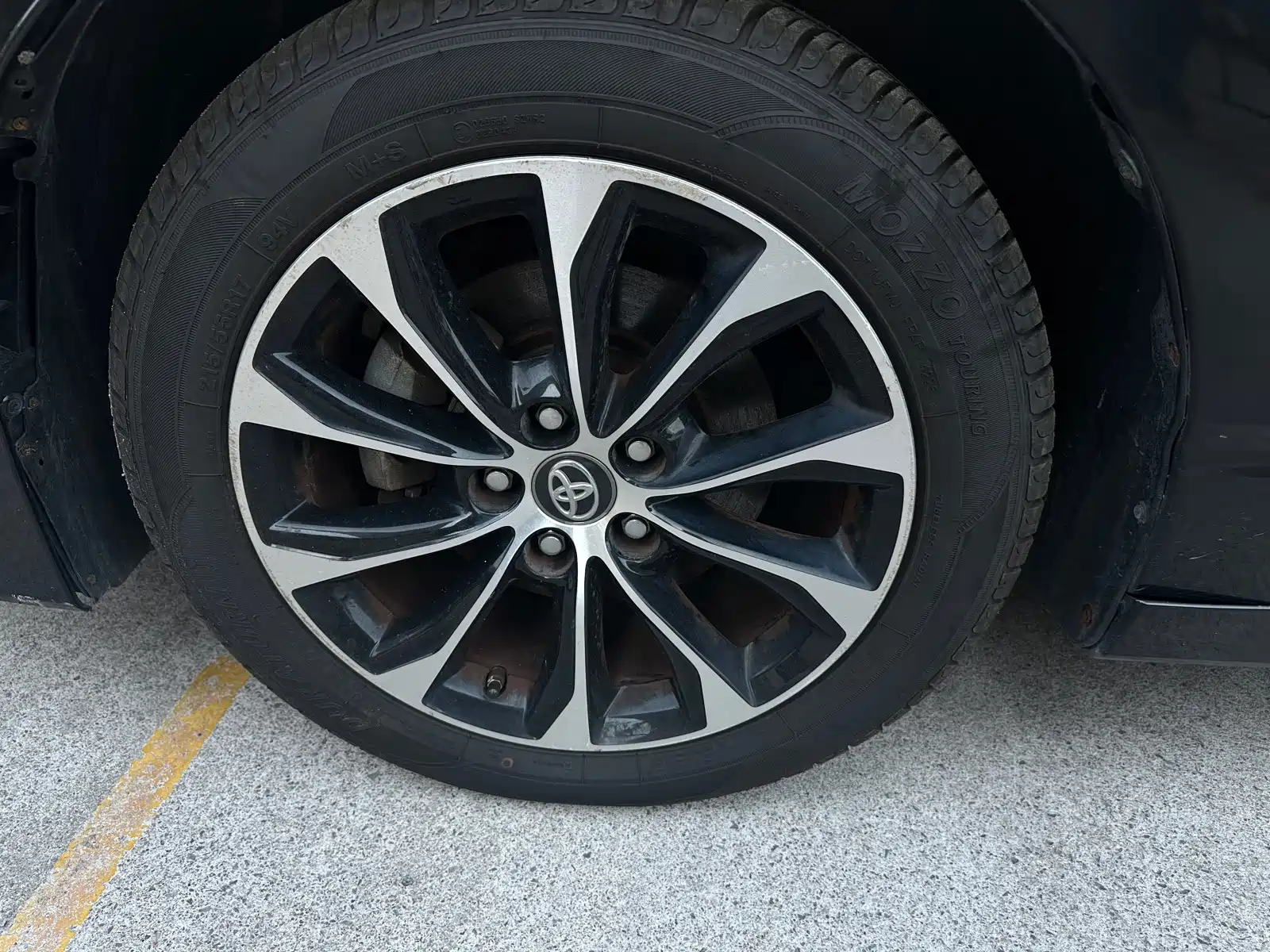 Photo 18 - Toyota Avalon