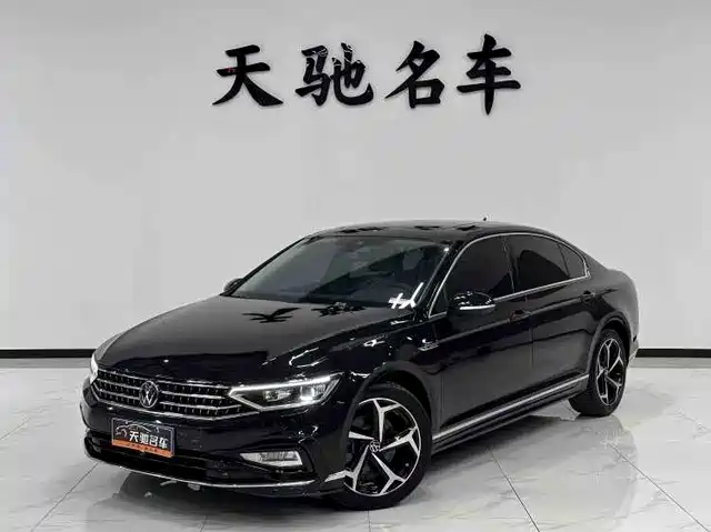 Volkswagen Magotan 2025