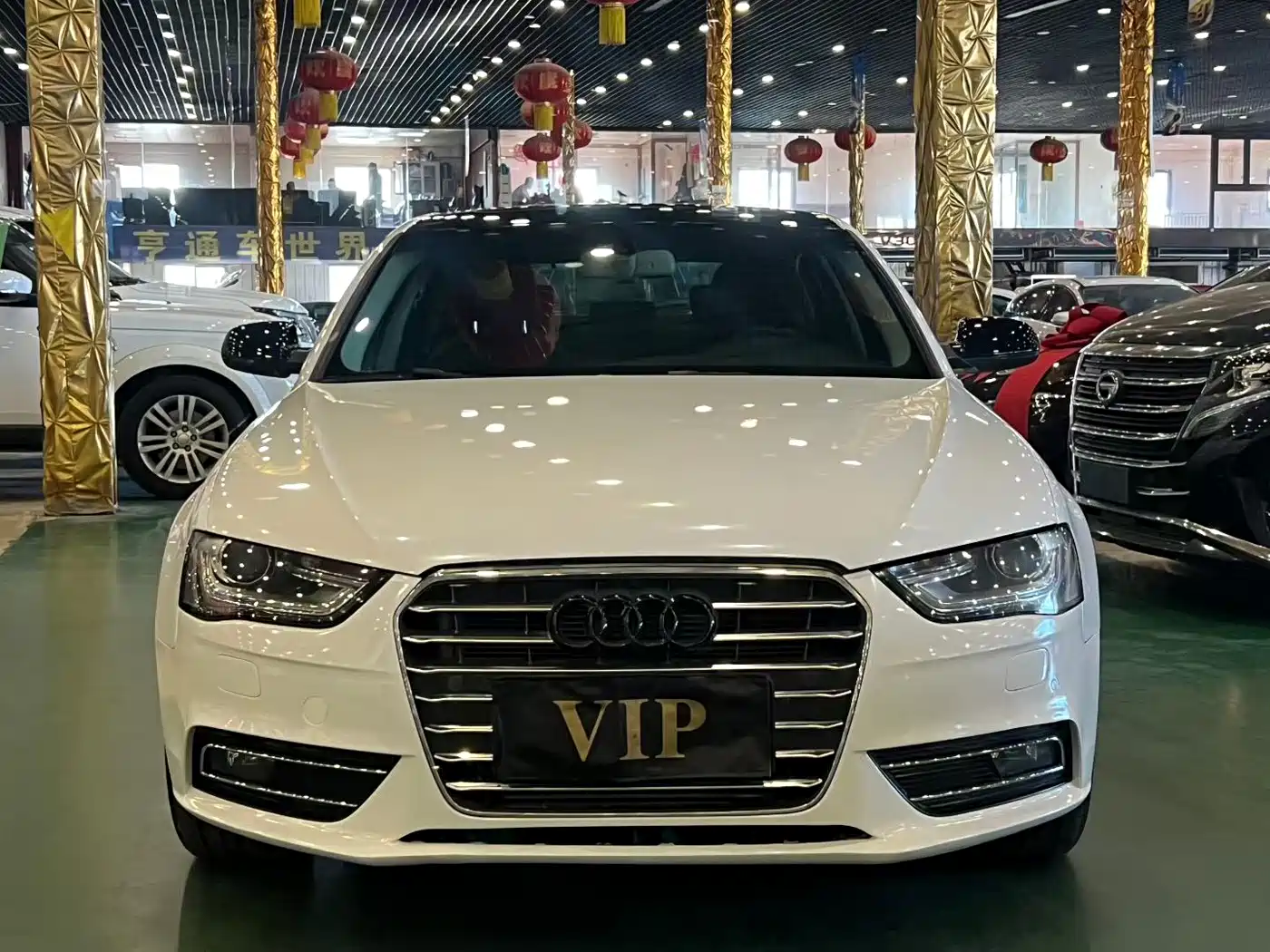 Фото 2 - Audi A4L