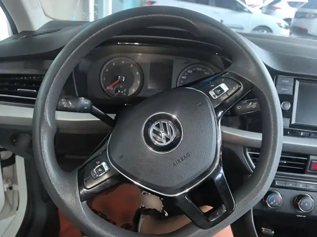 Фото 11 - Volkswagen Lavida