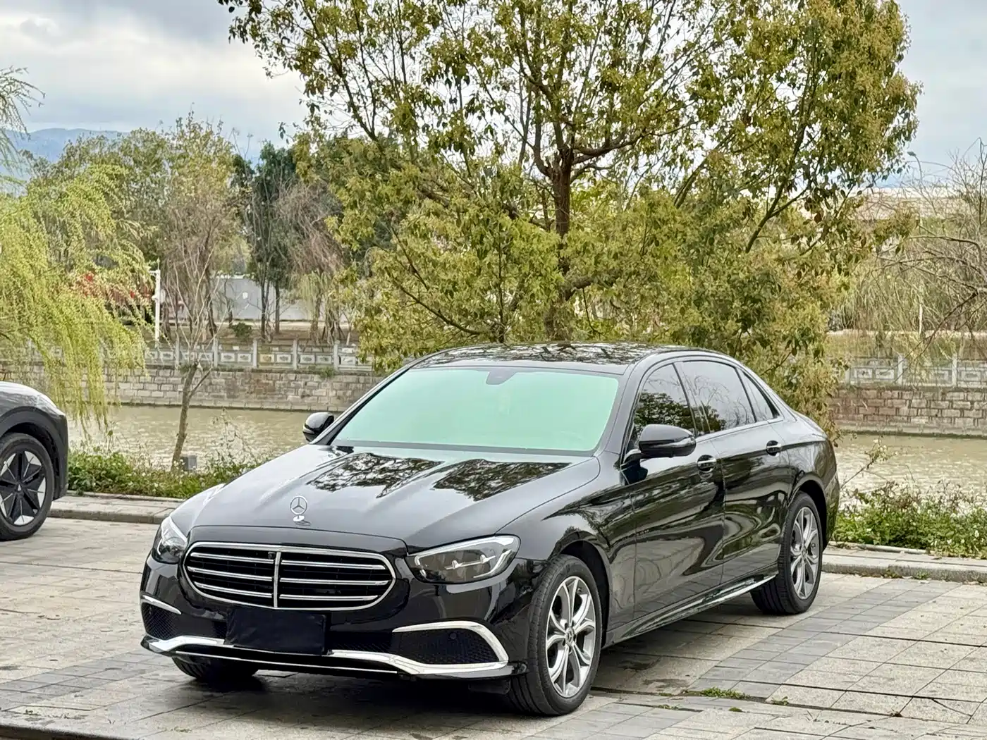  E CLASS