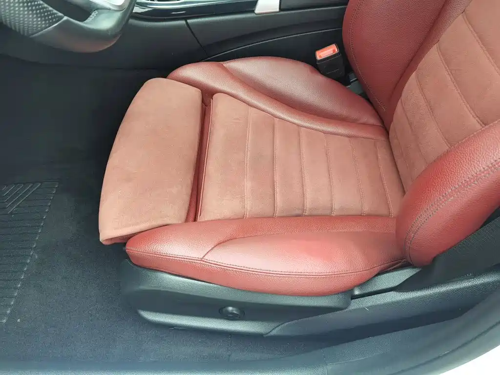 Photo 20 - Mercedes-Benz C-Class