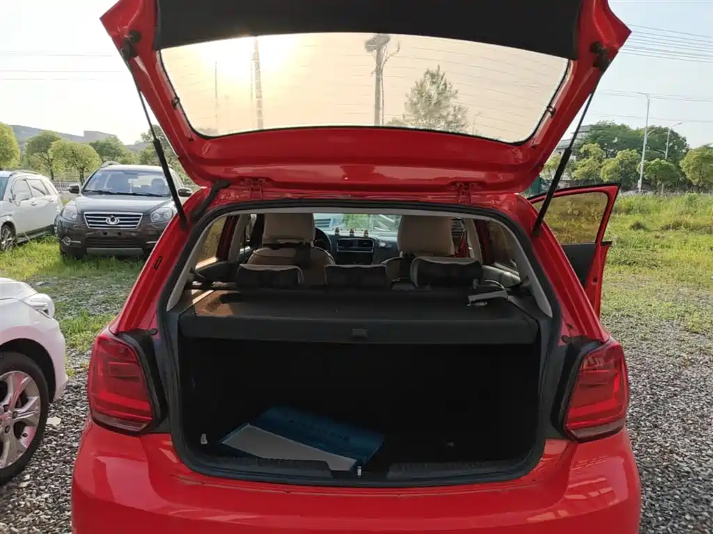 Volkswagen Polo 2016 1.6L Automatic Comfort фото 19