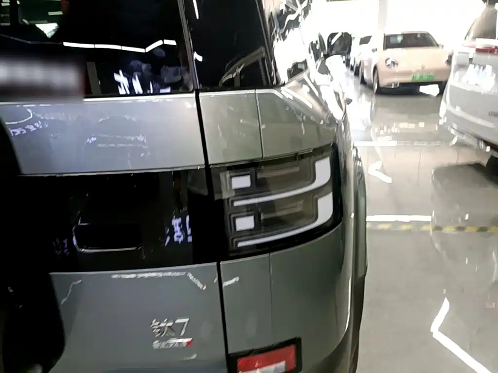 Fang Cheng Bao Titanium 7 2026 2025 AWD Base Model