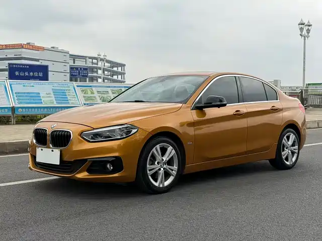 BMW 1 SERIES
