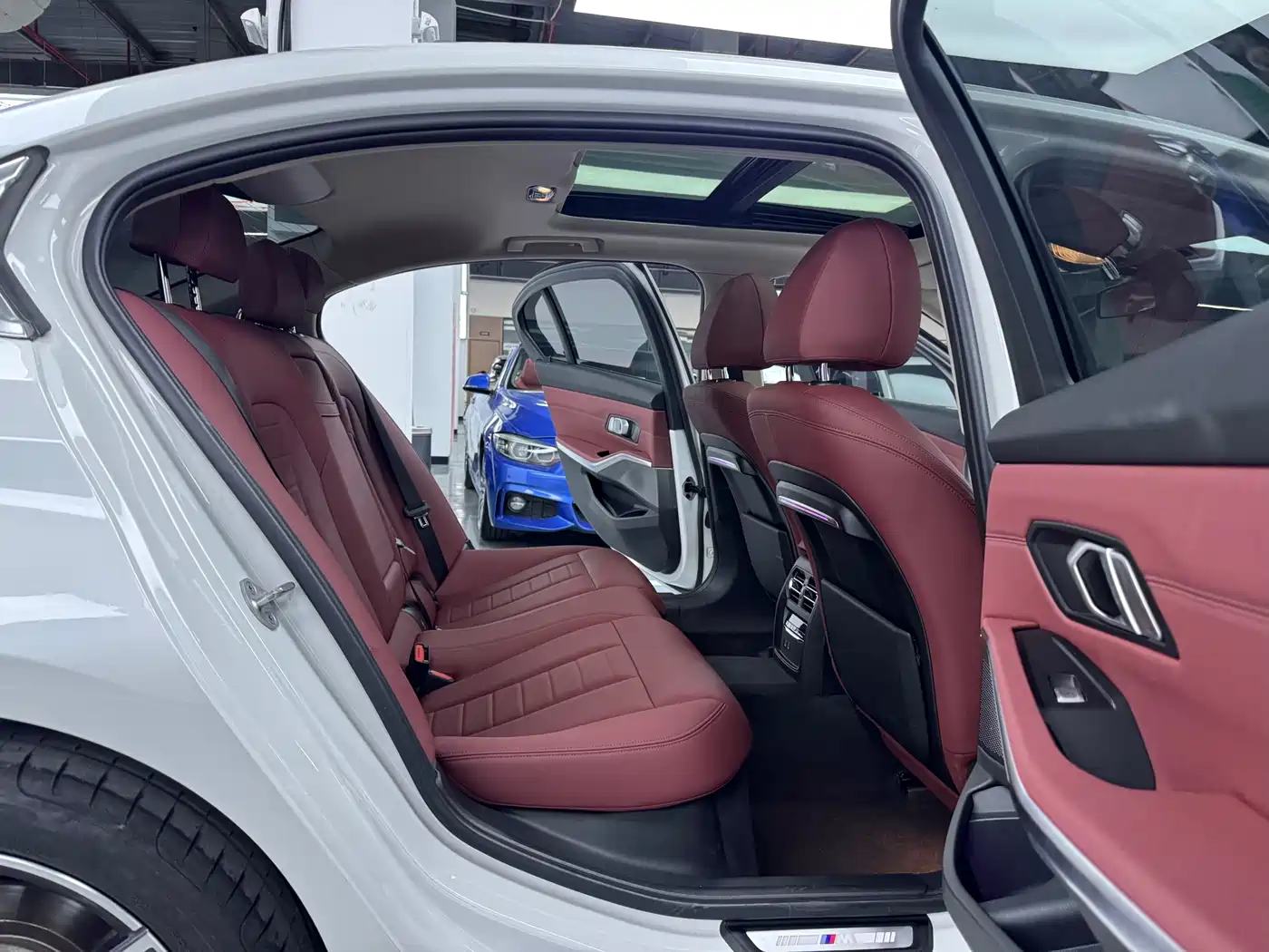 BMW 3 Series 2022 325Li M Sport Package фото 14