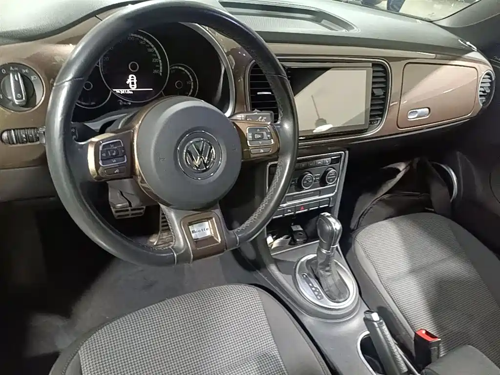 Volkswagen Beetle 2015 280TSI фото 10