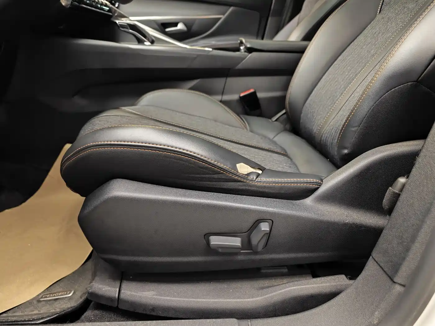 Peugeot 5008 2017 380THP 7-seat Elite Edition фото 11