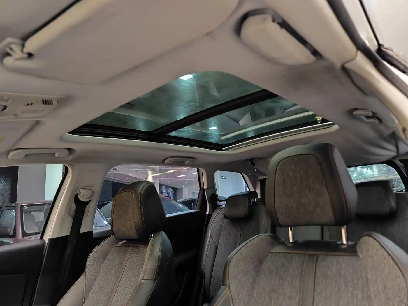 Peugeot 5008 2017 380THP 7-seat Elite Edition фото 13