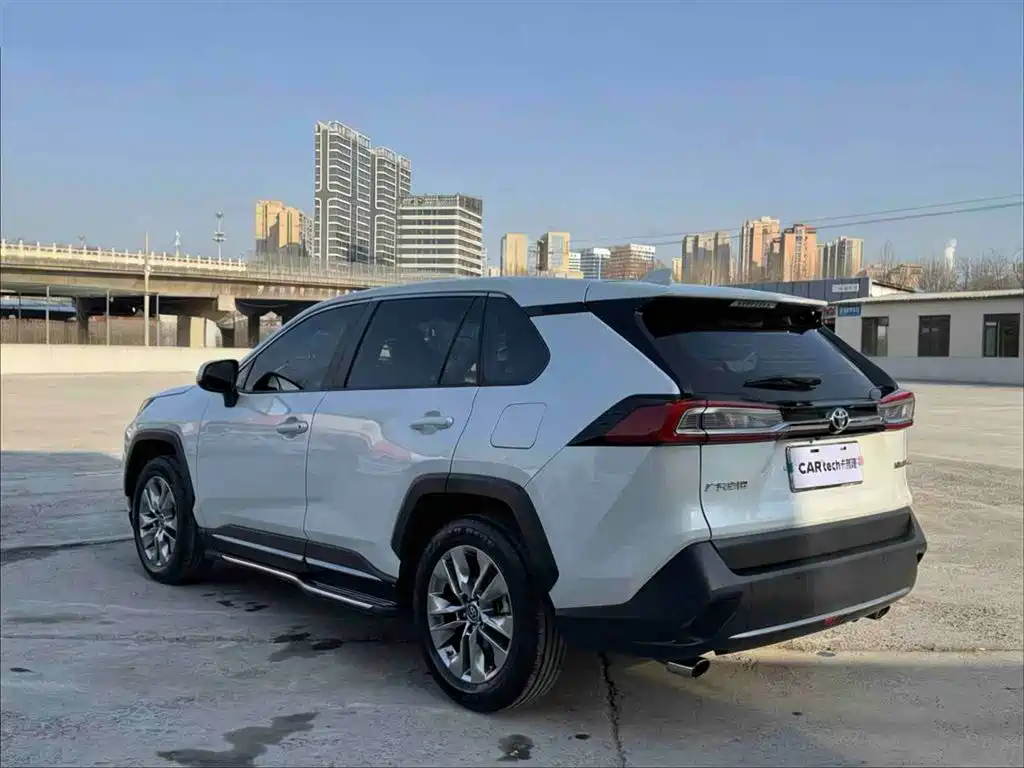 Toyota Wildlander 2022 2.0L CVT FWD Luxury Edition фото 5