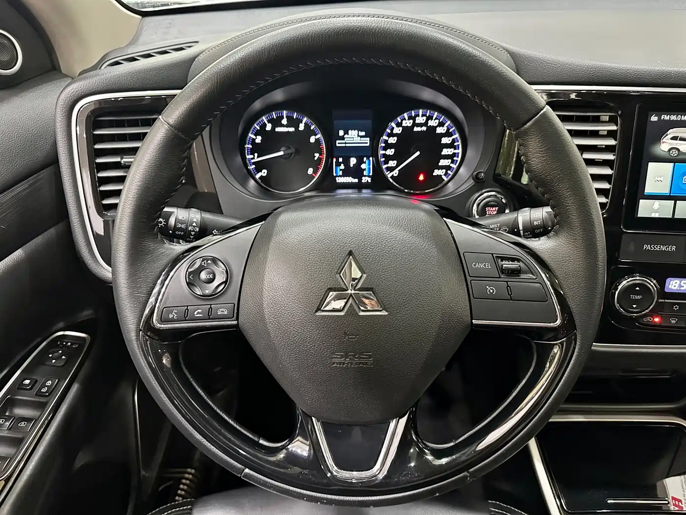 MITSUBISHI OUTLANDER