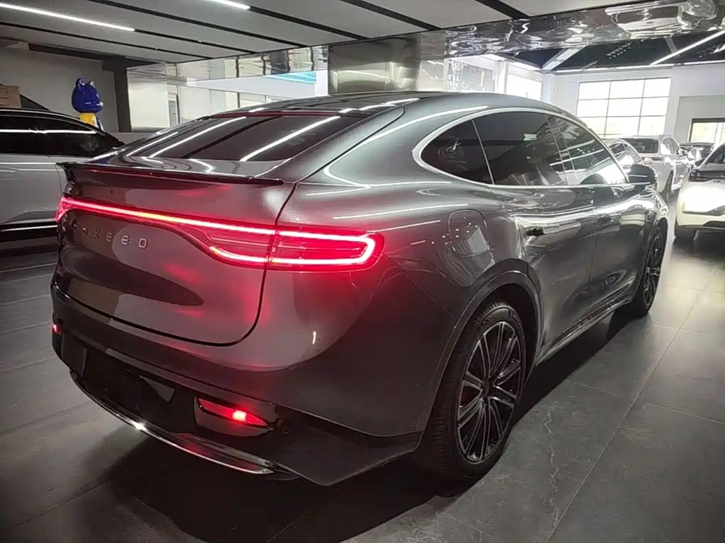Фото 7 - Zhijie Luxeed R7