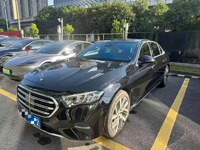 Mercedes-Benz E