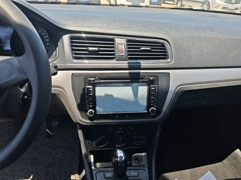 Volkswagen Lavida 2017 1.6L Automatic Trend Edition фото 13