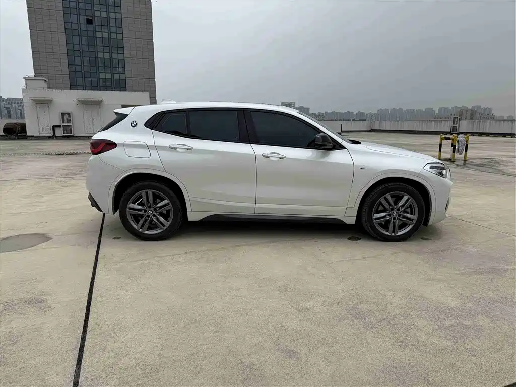 BMW X2 2023 sDrive25i M Sport Shadow Edition фото 4