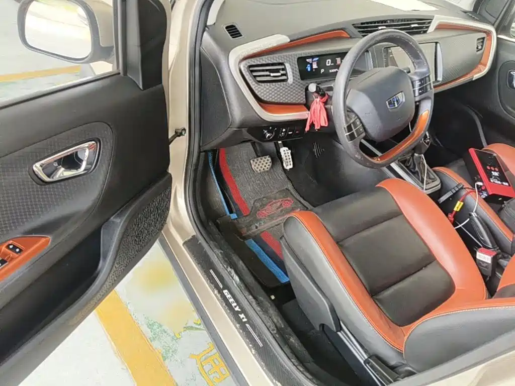 Geely Yuanjing X1 2019 2017 1.3L Auto Fun Edition
