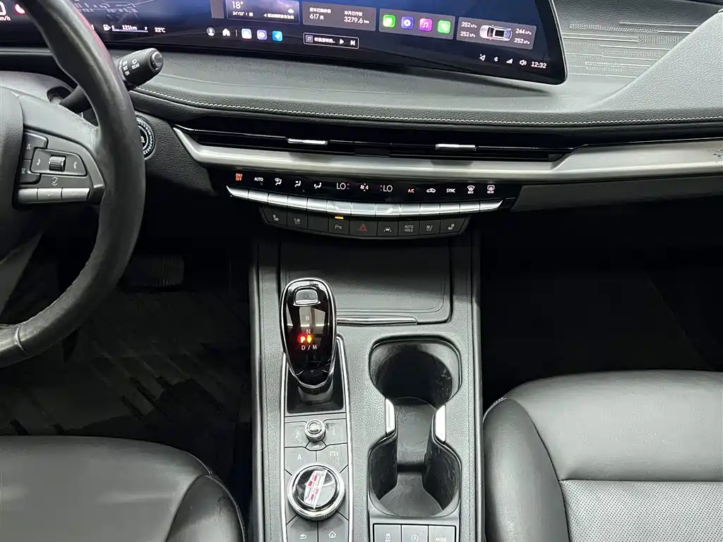 Cadillac XT4 2024 28T 2WD Premium фото 11