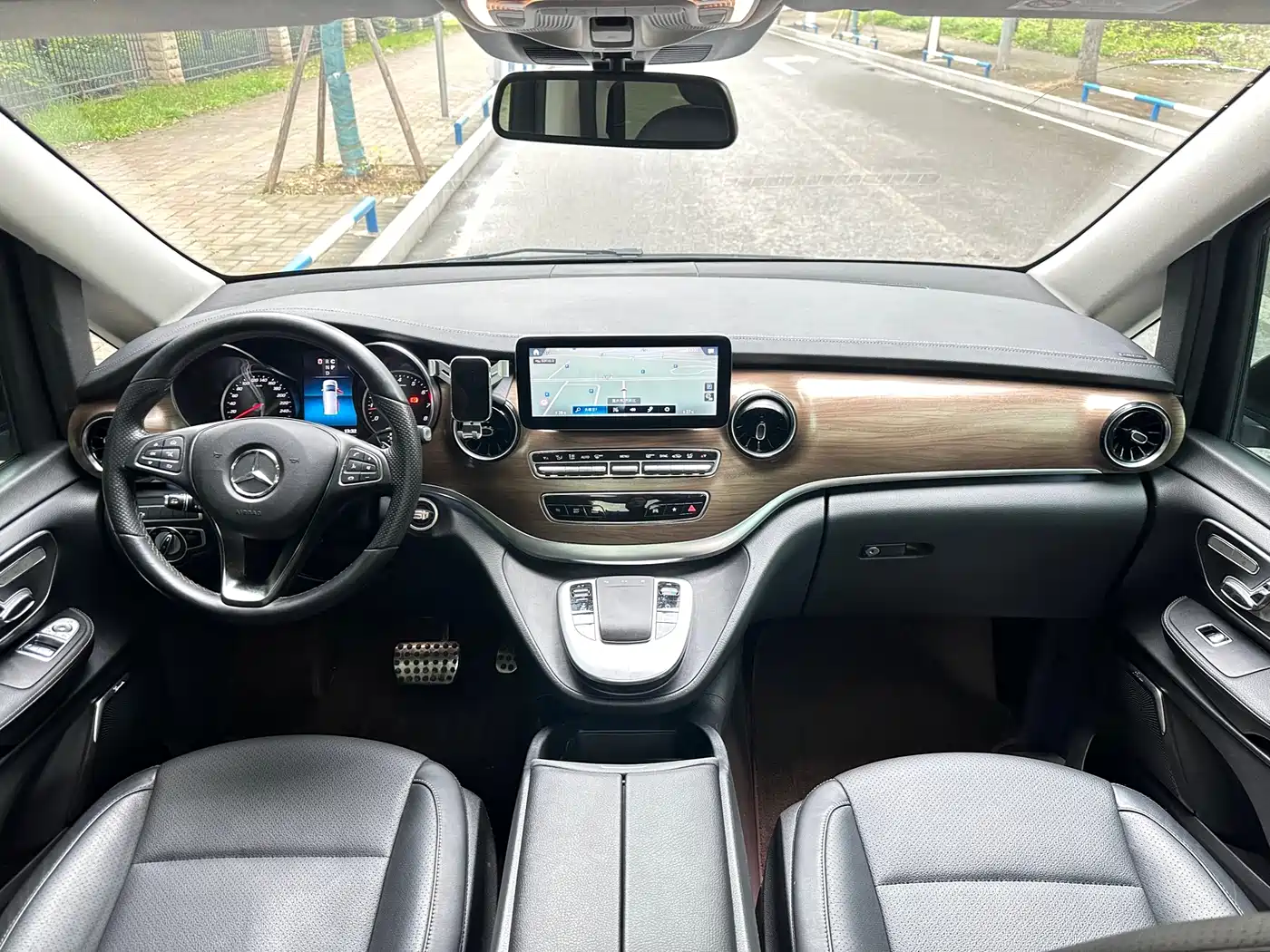 MERCEDES-BENZ V CLASS