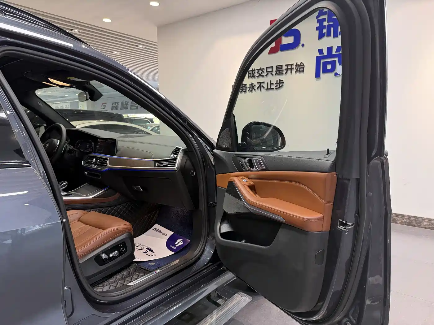 BMW X7 2020 xDrive40i Premium M Sport Package фото 17