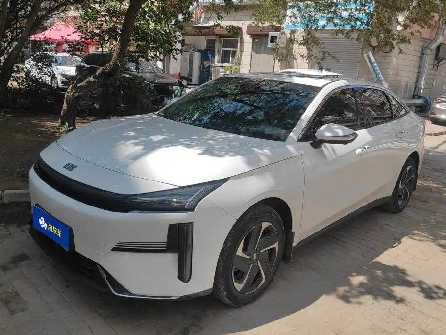 Geely Galaxy Galaxy L6 2025 EM-i 140km Explorer+ Edition