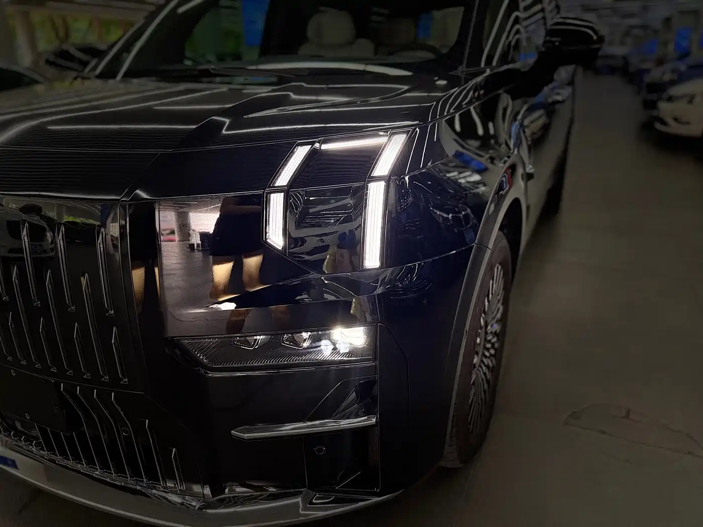 ZEEKR 009 2026 2024 6-seat Executive AWD 108kWh