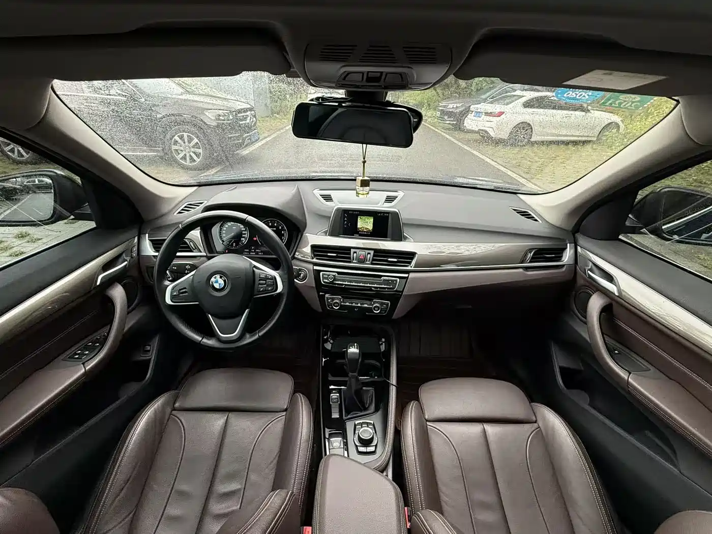 BMW X1 2019 sDrive18Li Premium Model фото 14