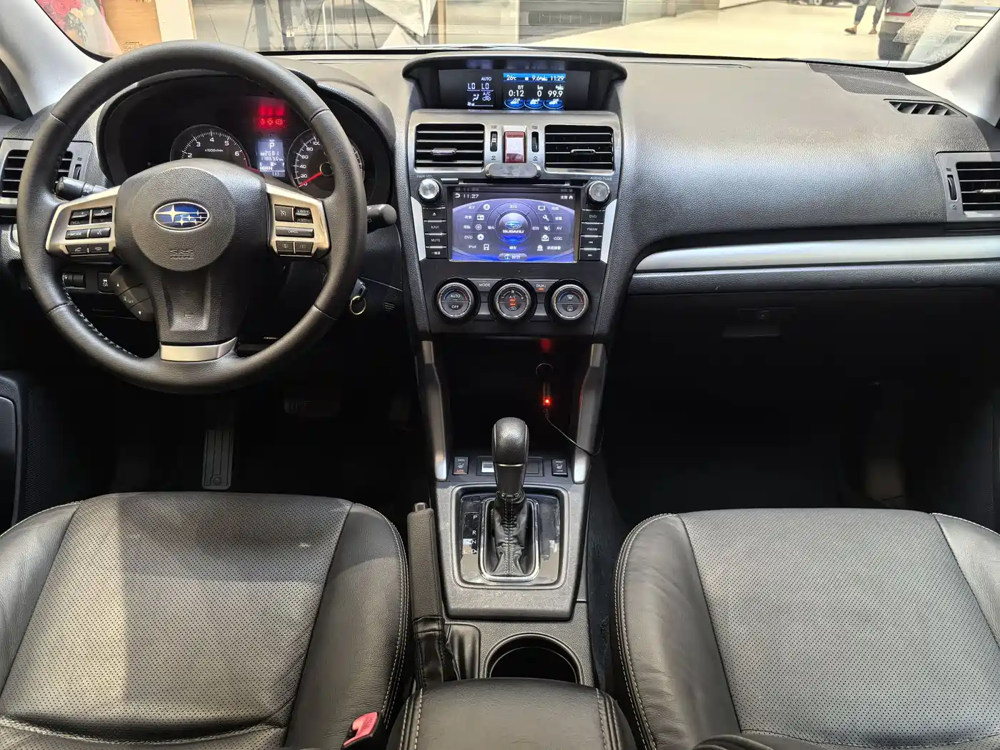 Subaru Forester 2013 2.5i Automatic Elite Navigation Edition фото 13