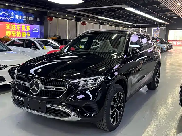 MERCEDES-BENZ GLC 2026