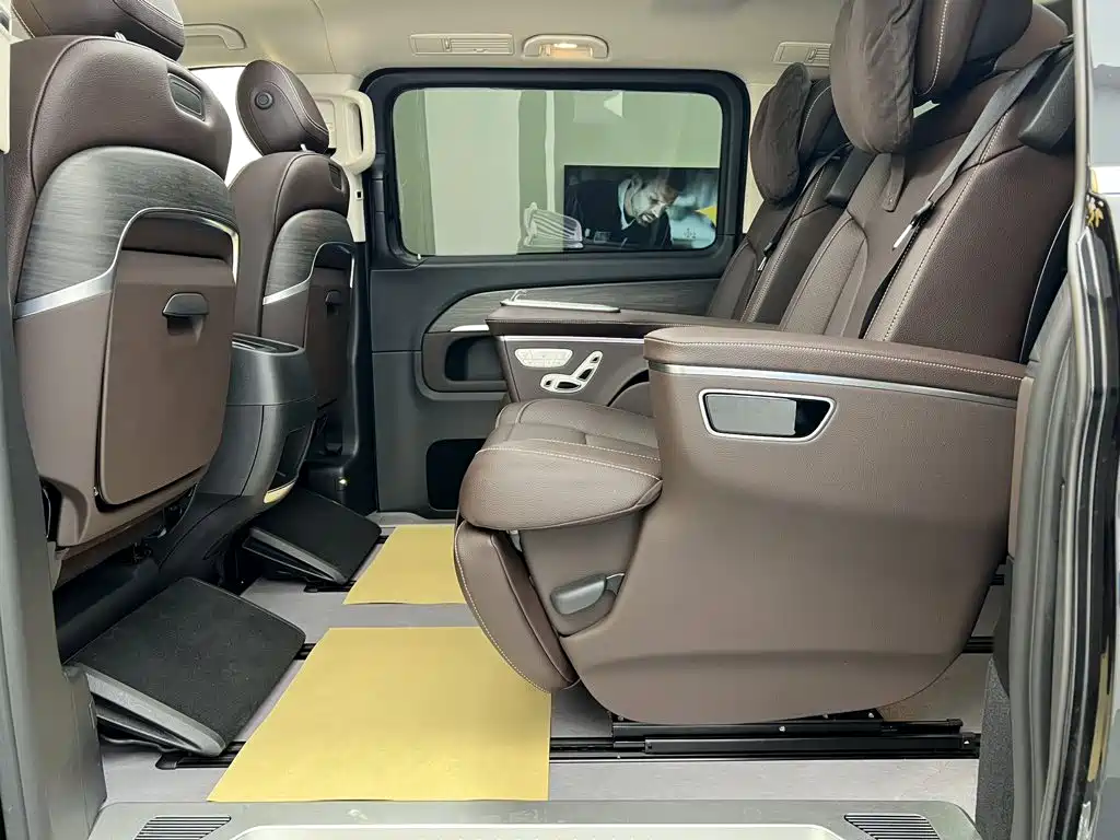 Mercedes-Benz V-Class 2025 2024 V 300 L Long Wheelbase Premium