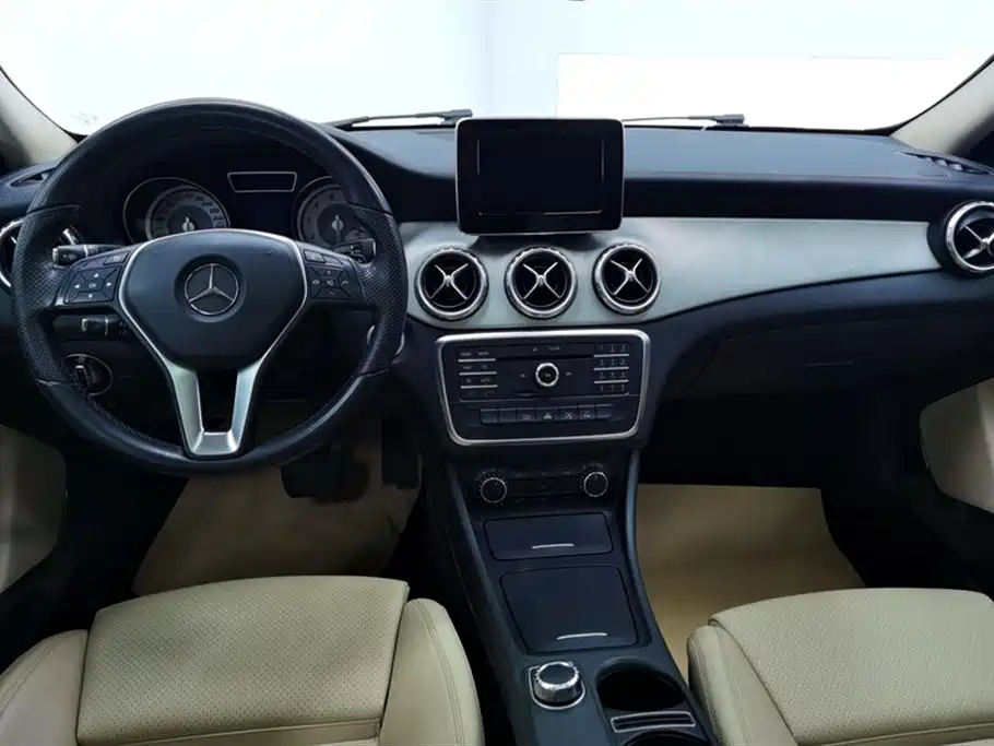 Mercedes-Benz GLA 2016 GLA 200 Fashion фото 12