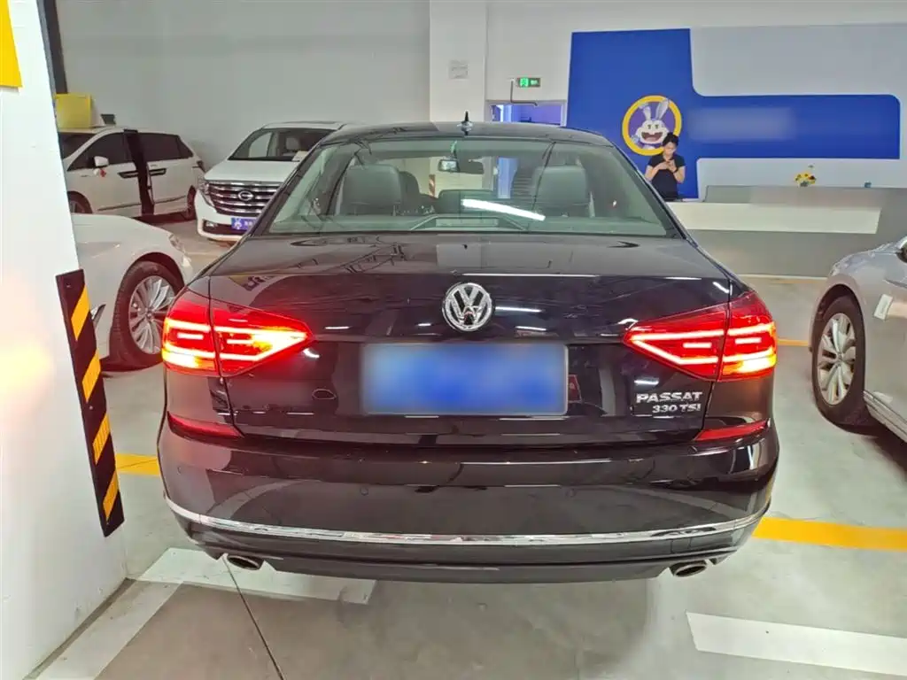 Volkswagen Passat 2017 330TSI DSG Prestige фото 6