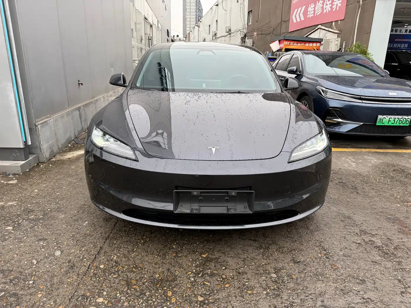 TESLA MODEL 3