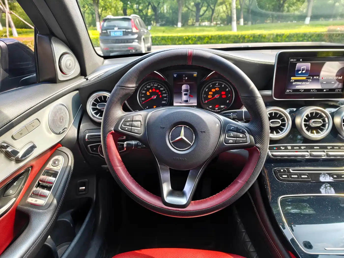 Mercedes-Benz GLC Coupe 2019 GLC 200 4MATIC Coupe SUV фото 19