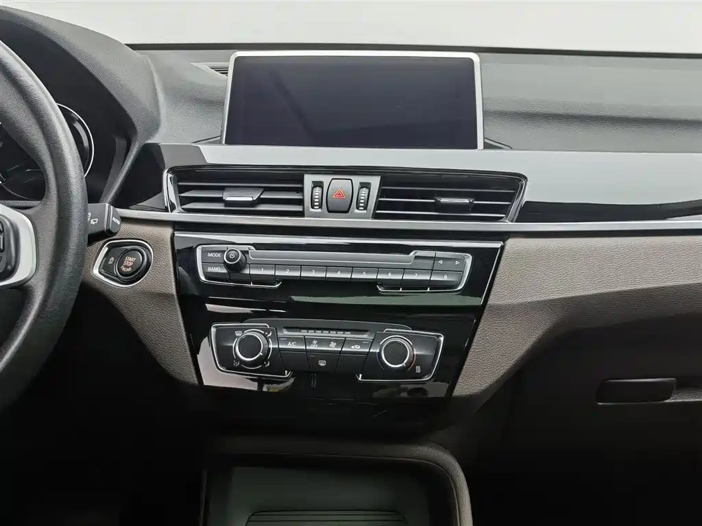 BMW X1 2020 sDrive20Li Fashion Model фото 12