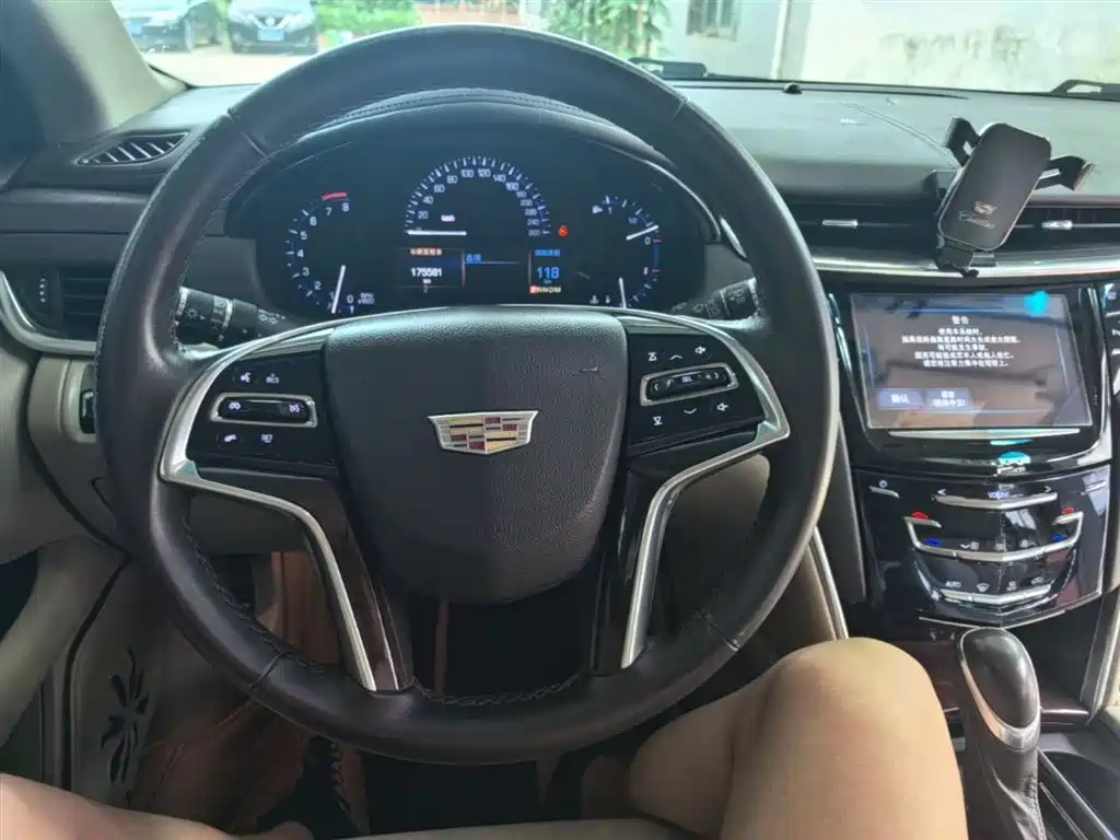 Cadillac XTS 2016 28T Technology фото 10