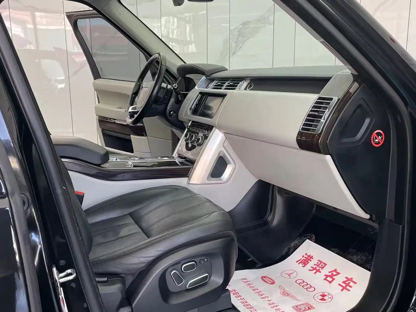 Land Rover Range Rover 2015 5.0 SC V8 AB Prestigious Genesis Extended Edition фото 17