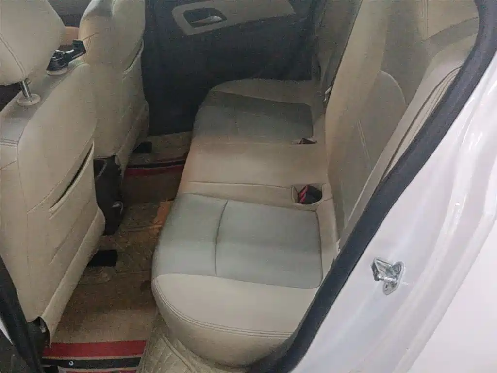 Chevrolet Cruze 2015 1.5L Classic SE AT фото 17