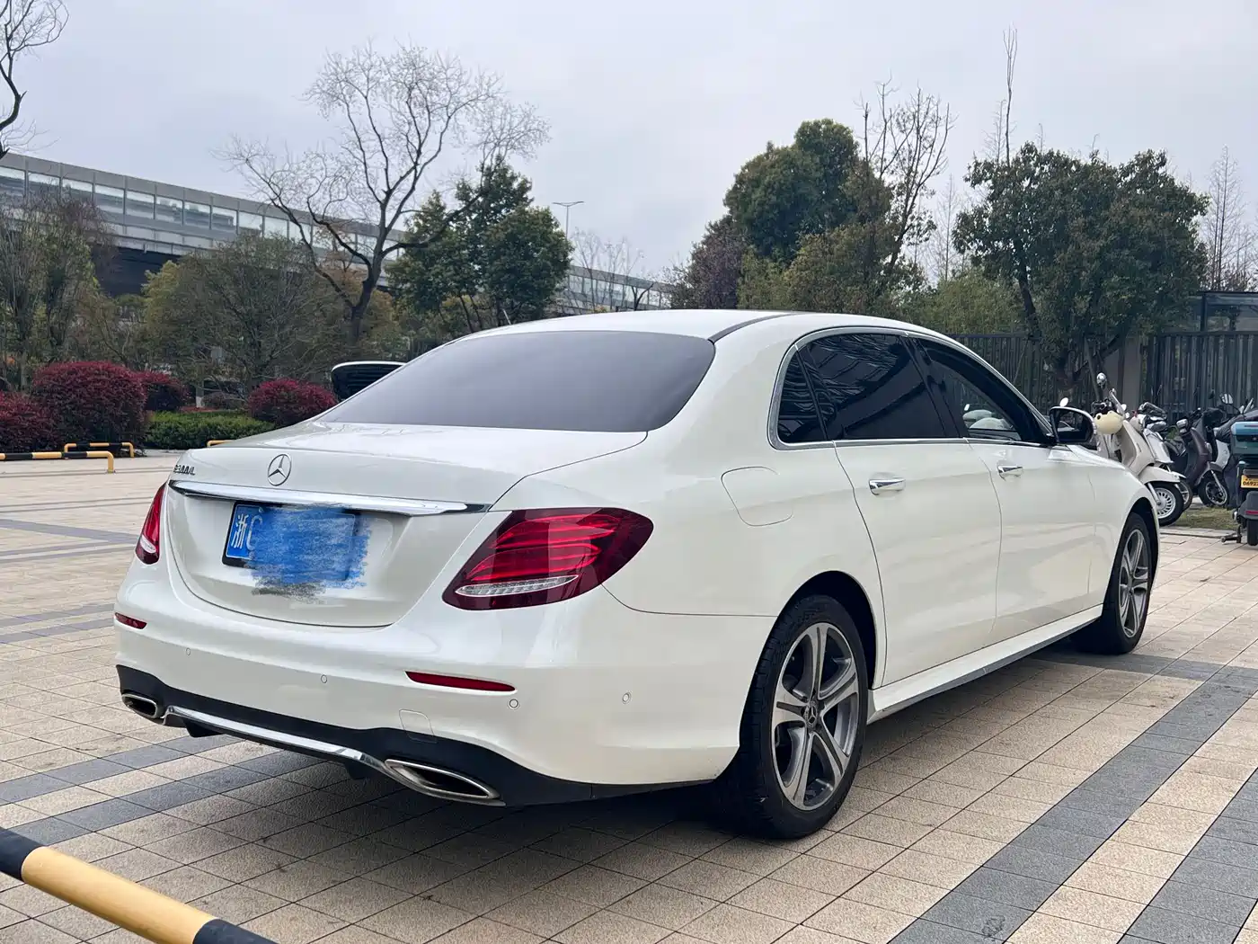 Mercedes-Benz E-Class 2018 Facelift E 200 L Sport фото 16