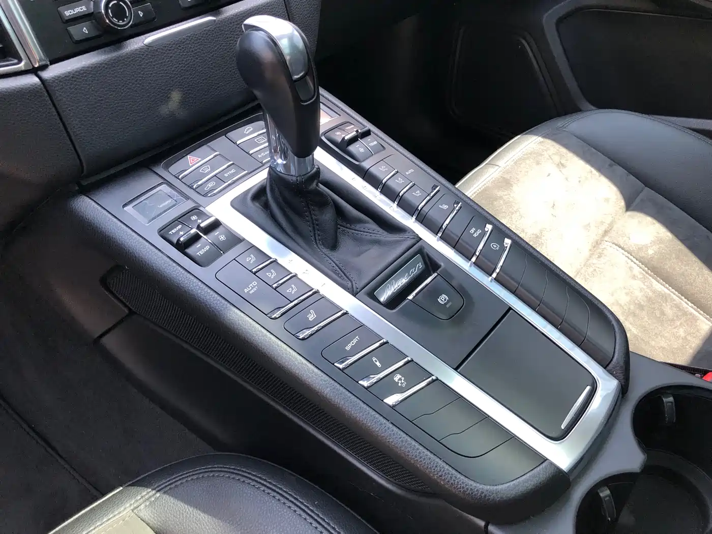 Porsche Macan 2016 Macan 2.0T фото 12